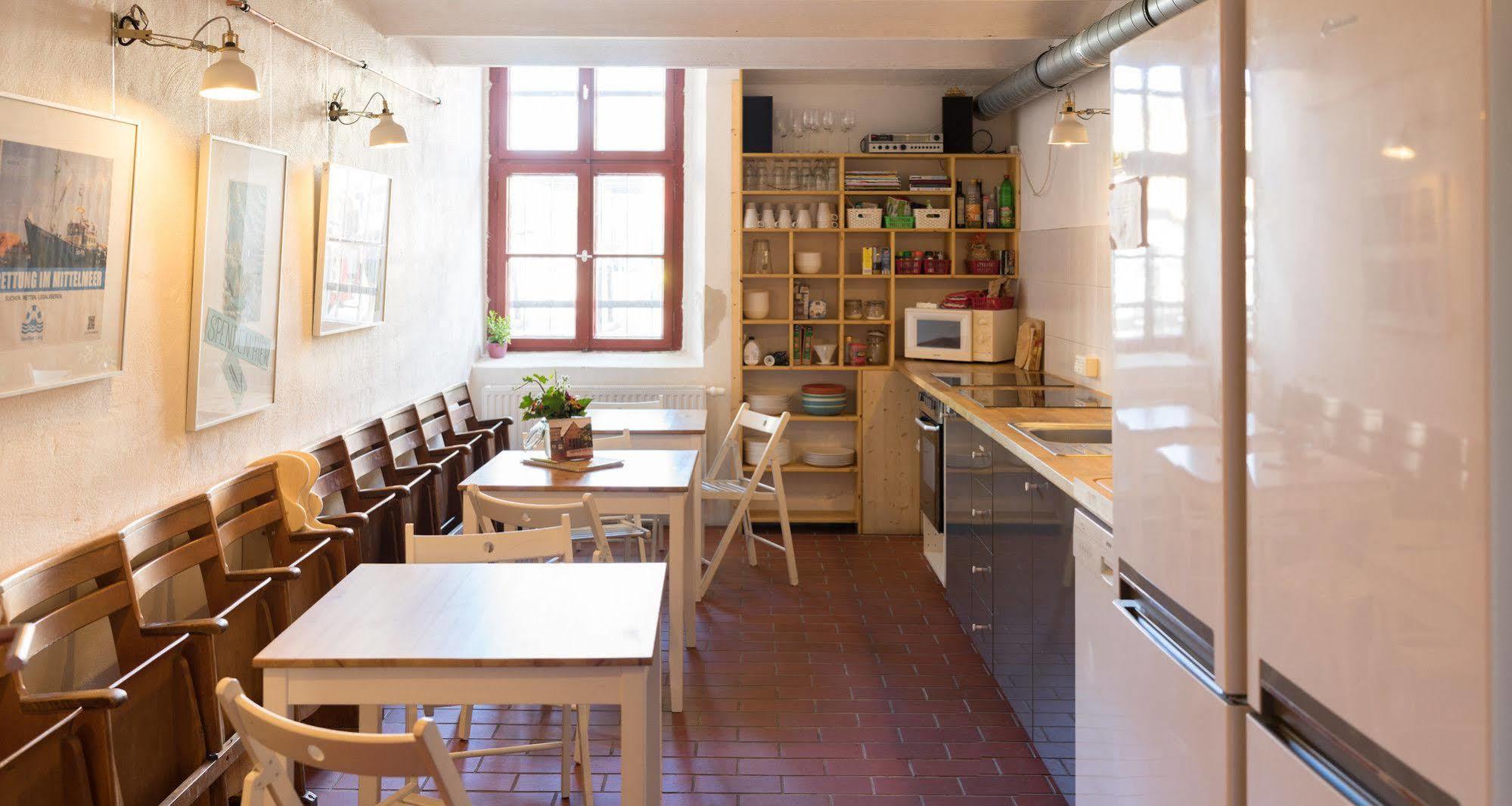 Subraum Hostel Rostock Bagian luar foto